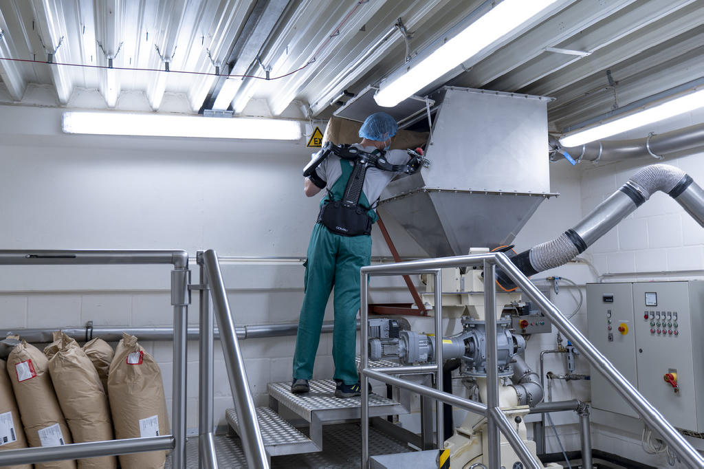 The exoskeleton noticeably eases physical work and speeds up processes.